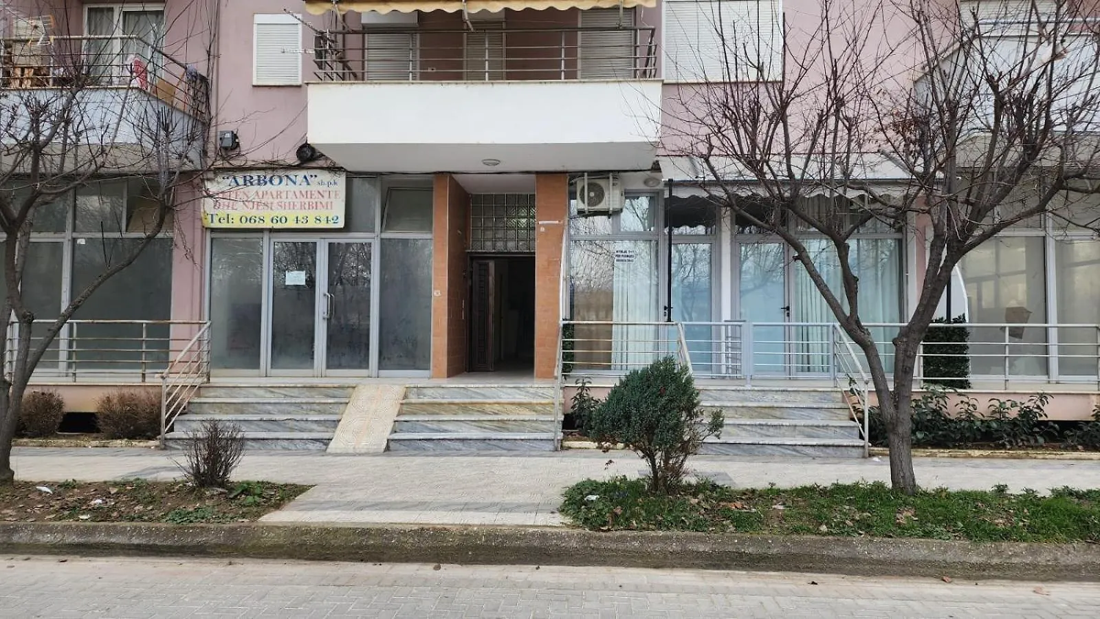 Apartment 33 Pogradaş